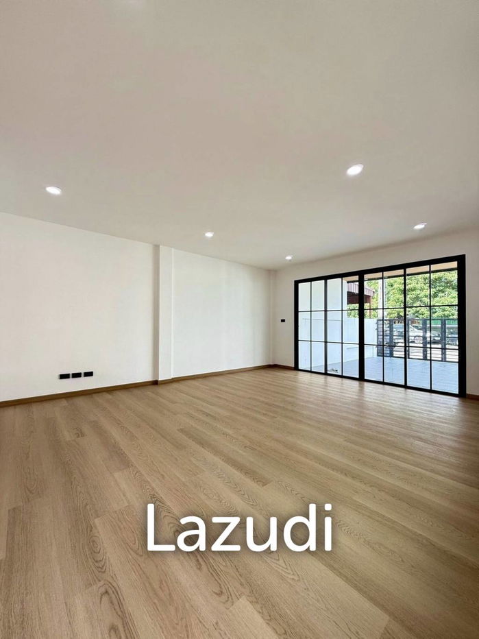 picture Fully Renovated Modern 3-Bedroom Townhouse in Kathu - 14/38