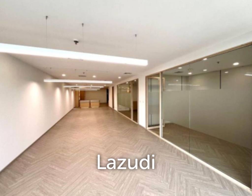 picture Spacious Office Space for Sale at Interlink Tower - 2/6