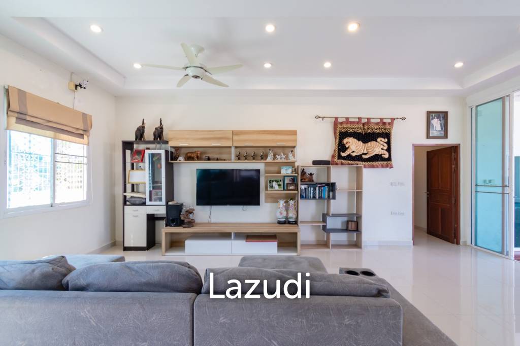 รูป SINGLE HOUSE ON SOI 88 : 4 bed on good location - รูปที่ 2/32