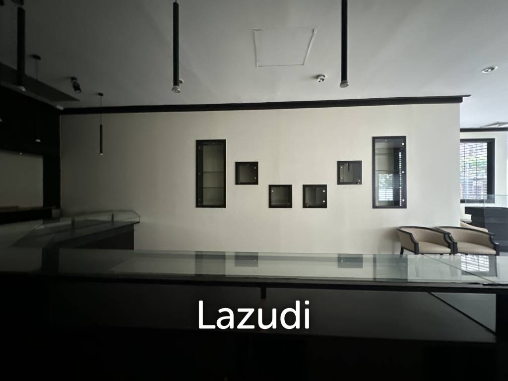 รูป พื้นที่ค้าปลีกทันสมัยใกล้สีลมในอาคารปิยะมิตร์ ย่านสุริยวงศ์ - รูปที่ 4/9