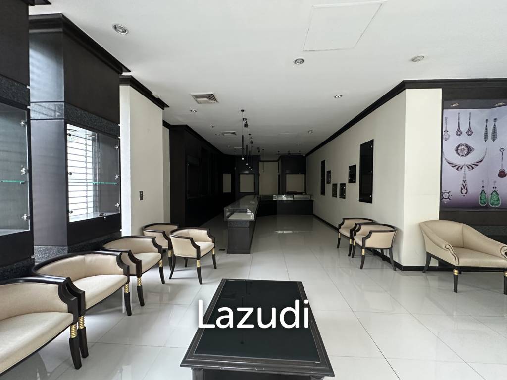 รูป พื้นที่ค้าปลีกทันสมัยใกล้สีลมในอาคารปิยะมิตร์ ย่านสุริยวงศ์ - รูปที่ 3/9