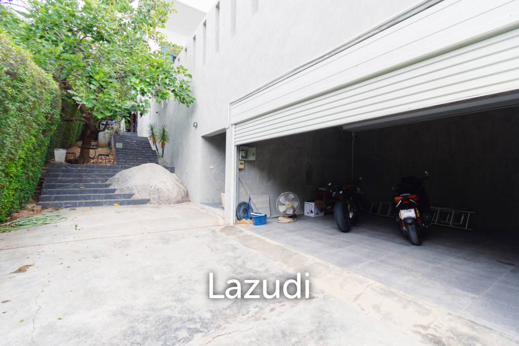 picture Luxurious 2 Storey 3 Bed Pool villa with Stunning Sea and Mountain view - 9/56