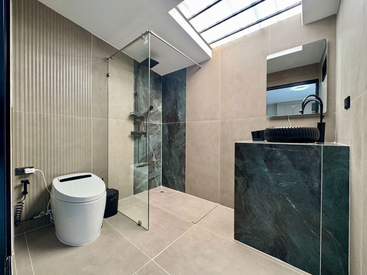 picture Pattaya Pool Villa for Sale – Great Location, Siam Country Club Area, Perfect for Business - 30/35