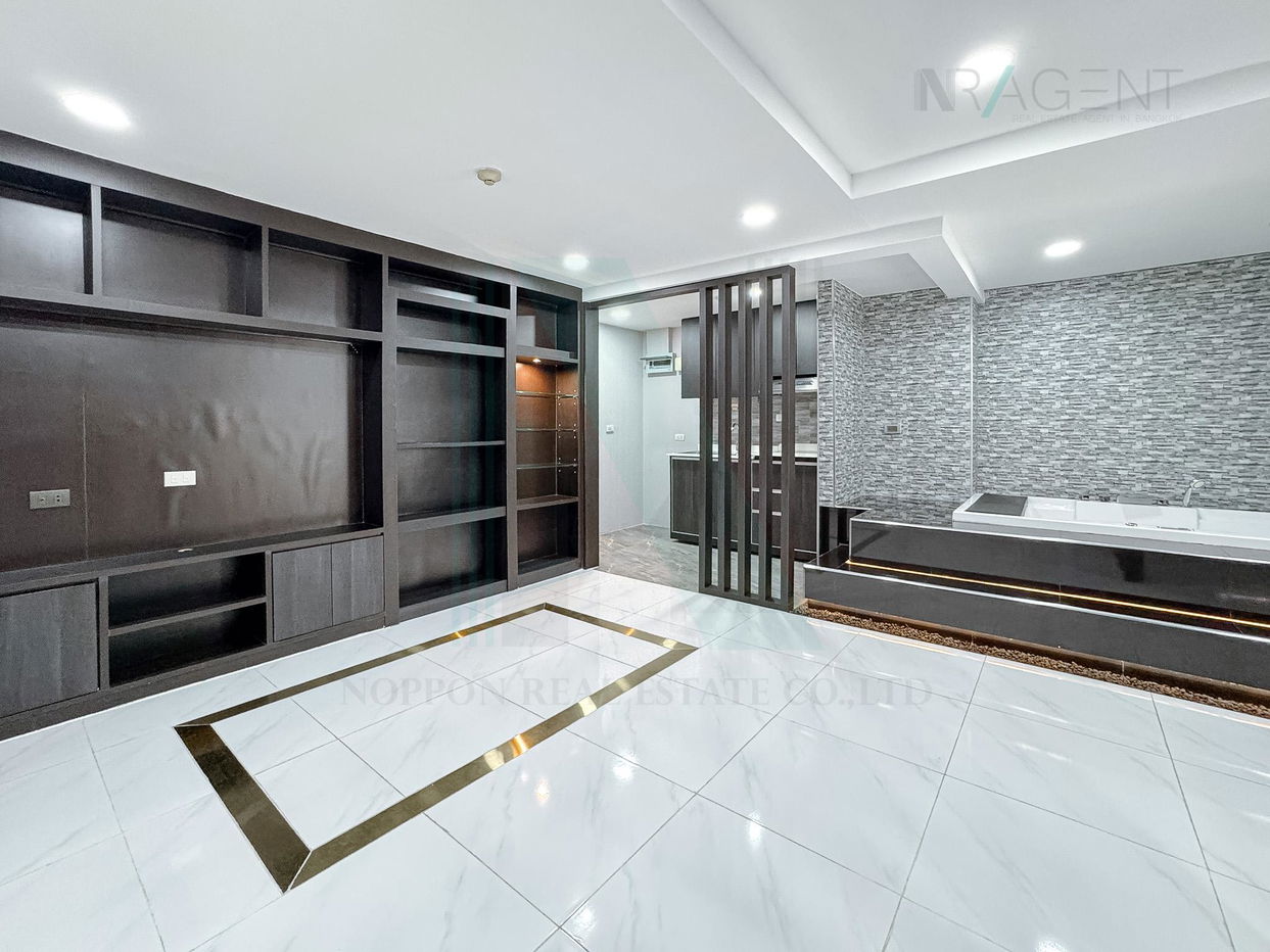 รูป ขายคอนโด เดอะ คริส รัชดา 17 อาคาร 3 ชั้น 1 1 ห้องนอน ขนาด 45 ตรม ใกล้ บิ๊กซี เอ็กซ์ตร้า รัชดา - รูปที่ 2/8