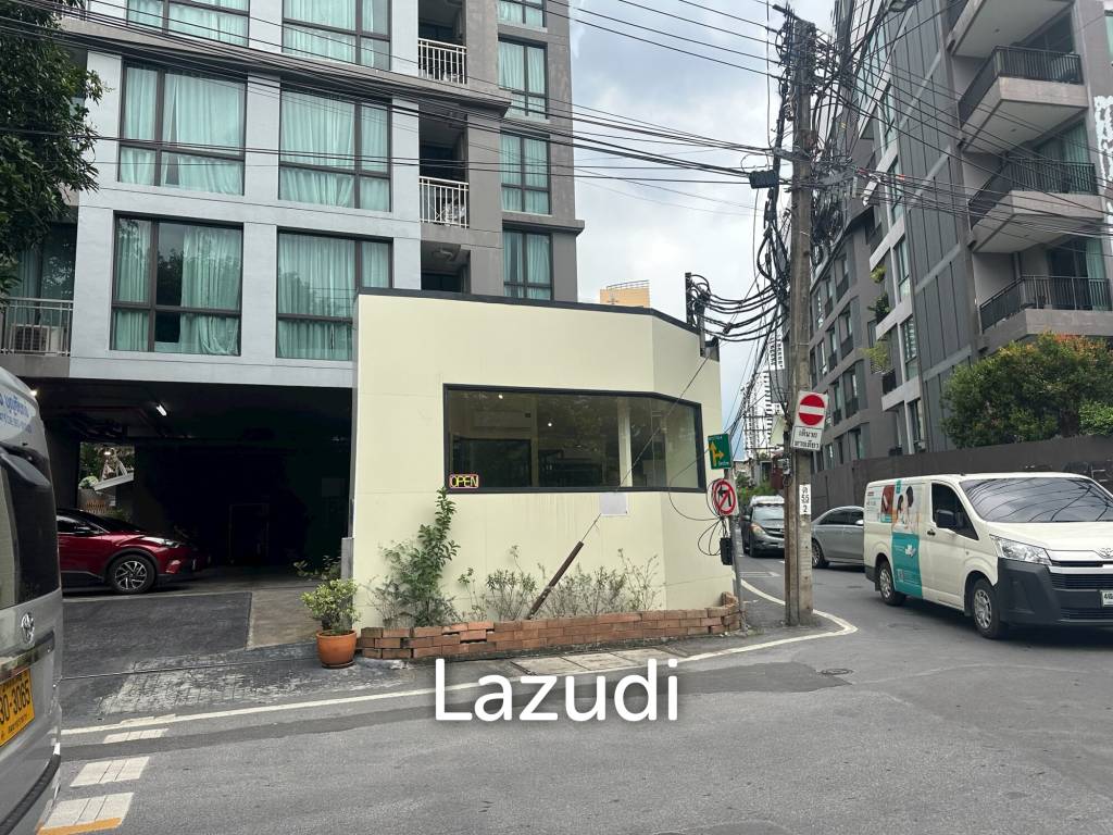 picture Retail Space with Modern Architecture in Bangkoks Khlong Tan - 4/4