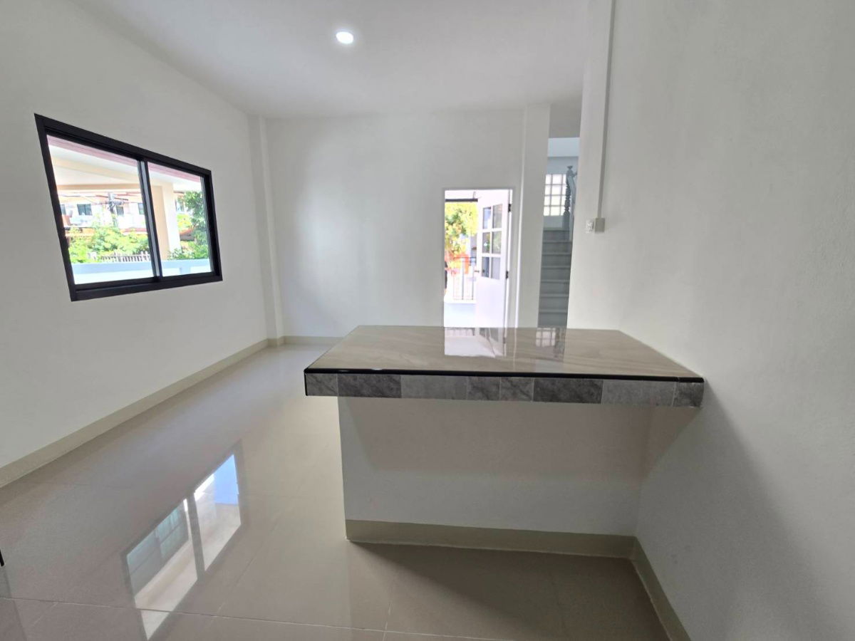 รูป บ้านเดี่ยว 2 ชั้น (หลังมุม) ทำเลดีเยี่ยม รีโนเวทใหม่ทั้งหลัง สวย กว้างขวาง หมู่บ้าน เต็มสิริ 1 ถนนมิตรไมตรี 12 คู้ฝั่งเหนือ คู้ซ้าย หนองจอก - รูปที่ 27/42