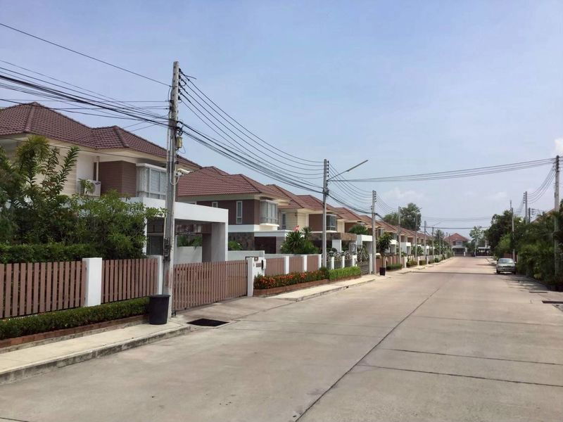 picture Two-storey detached house for sale, Baan Klang Suan project, Takhian Tia, Bang Lamung, Chonburi - 16/16