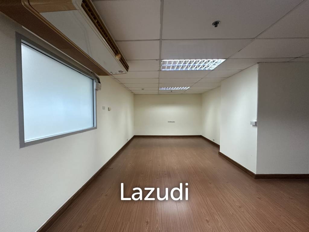 picture Elegant Office Space for Sale in Watthana Bangkok - 4/5