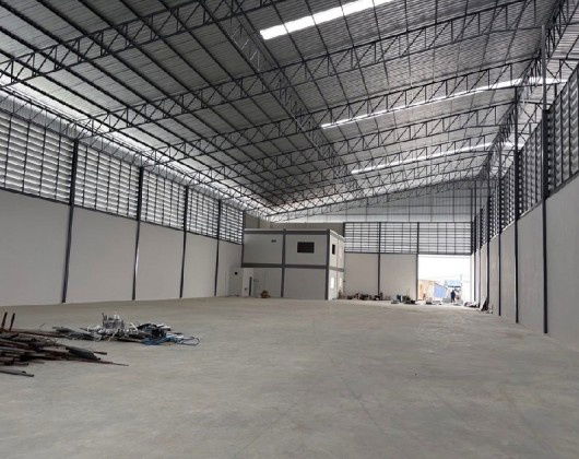 รูป ให้เช่า โรงงาน โกดัง พร้อมสำนักงาน สร้างใหม่ / ทำเล คลองสี่วา สมุทรสาคร / พื้นที่โกดังใช้สอย 1590 ตารางเมตร / พื้นที่ดิน 1 ไร่กับ 75 ตารางวา - รูปที่ 2/12