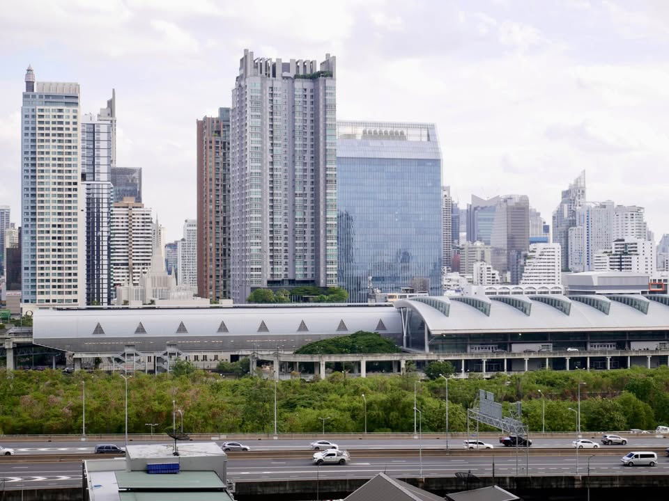 picture SL122 Condo for Sale: Life Asoke Rama 9, near MRT Rama 9 - 14/19