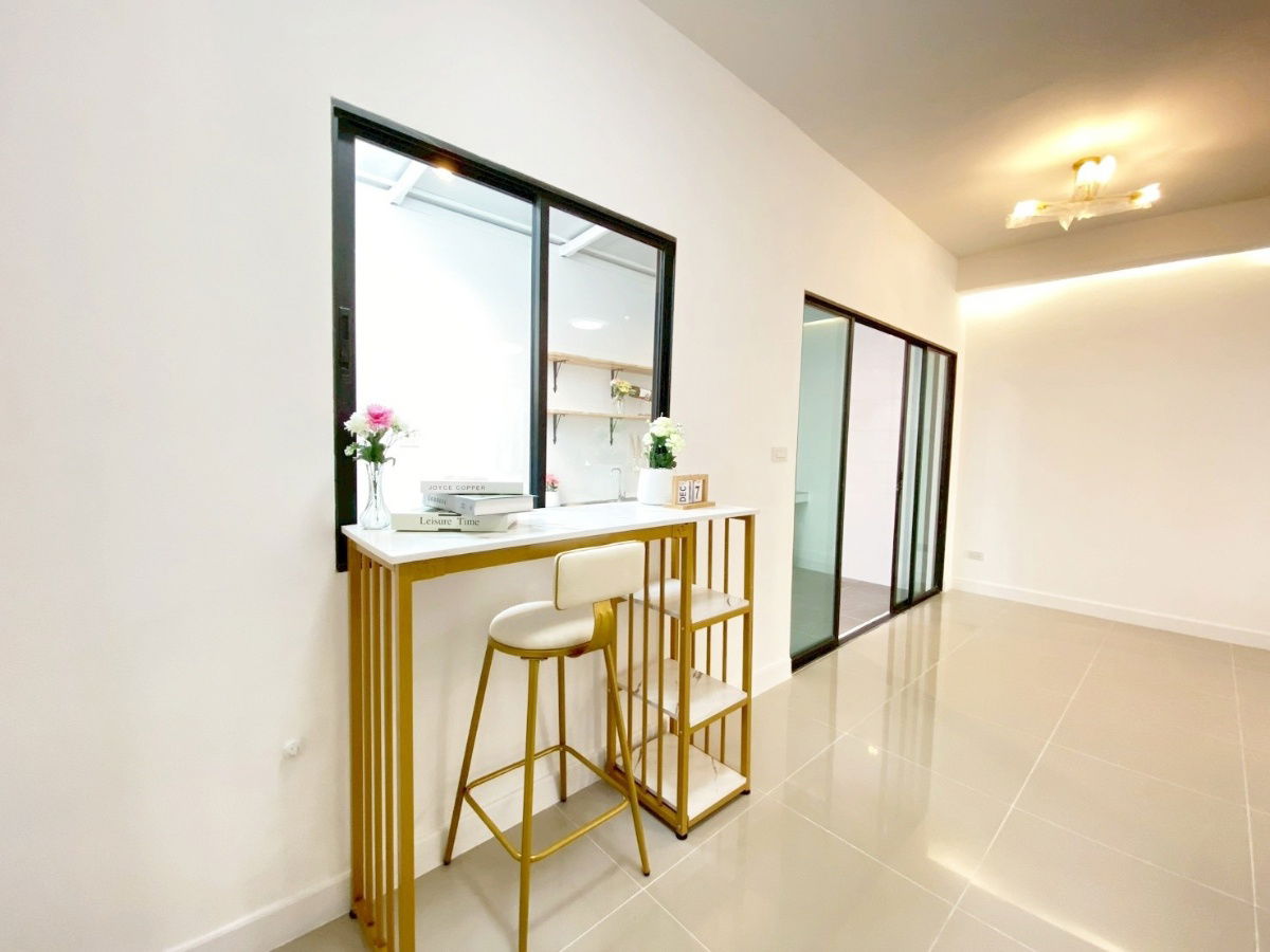 รูป ทาวน์เฮ้าส์ รีโนเวทใหม่ ทำเลดี ใกล้รถไฟฟ้า 2สาย สีชมพูและสีเขียว ม.เดอะคอนเนค 28 วัชรพล - เพิ่มสิน สายไหม - รูปที่ 8/17