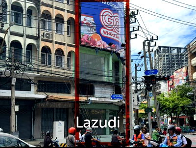 Retail spaces for rent Sathon Road : Prime Retail Space in Thung Wat Don Sathon Bangkok