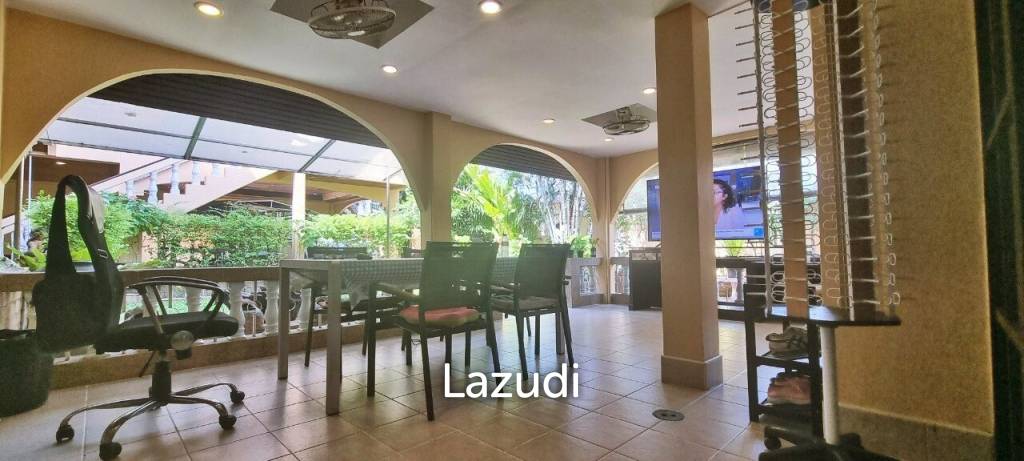 picture 12 Bedroom 13 Bathroom Villa In Central Pattaya - 28/35