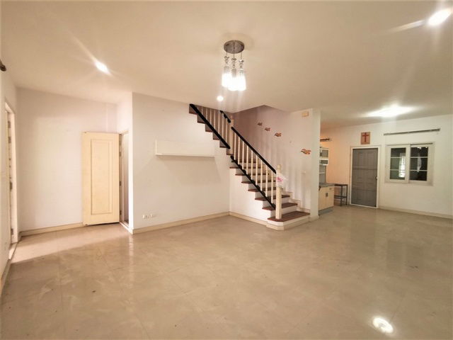 picture FOR SALE  TOWNHOUSE PROPERTY  6500000 BAHT. - 3/8