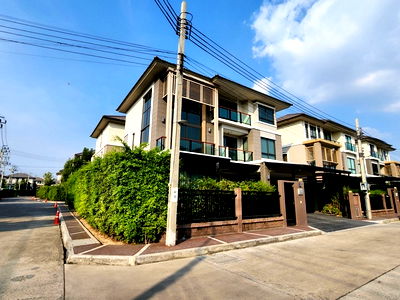 บ้านเดี่ยว สถาบันเทคโนโลยีนานาชาติสิรินธร (SIIT) มหาวิทยาลัยธรรมศาสตร์ : ขาย.บ้านเดี่ยว หลังมุม 3 ชั้น Passorn(ภัสสร) สรงประภา ดอนเมือง ตกแต่งเฟอร์บิ้วอินอย่างดีครบ ใกล้ทางด่วนศรีรัช.