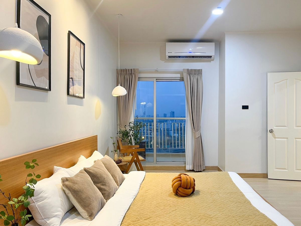 picture For sale: Luxurious penthouse in Charan area, 100 sq m., 28th floor, beautiful view, City Home Ratchada-Pinklao project, parking for 2 cars. - 6/25