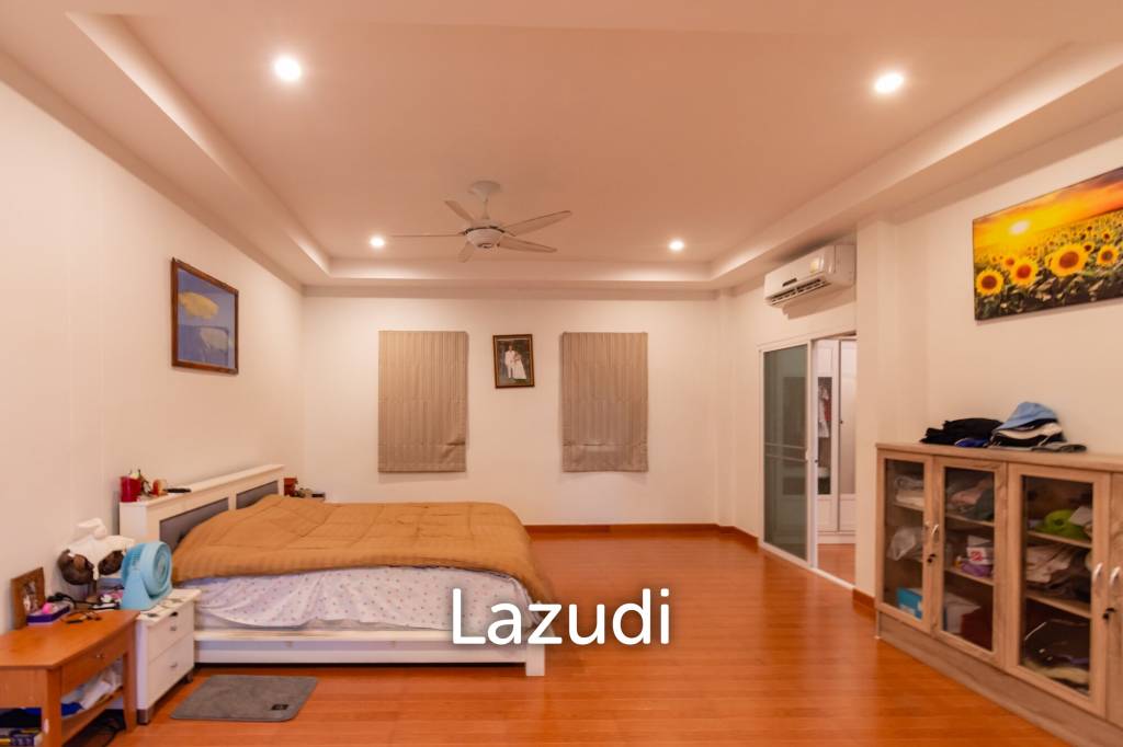 รูป SINGLE HOUSE ON SOI 88 : 4 bed on good location - รูปที่ 6/32