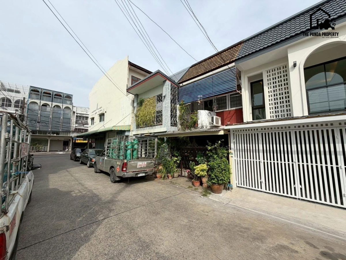 รูป  ทาวน์เฮาส์รีโนเวท 2 ชั้น ซอยเสนานิคม 1 - รูปที่ 18/19