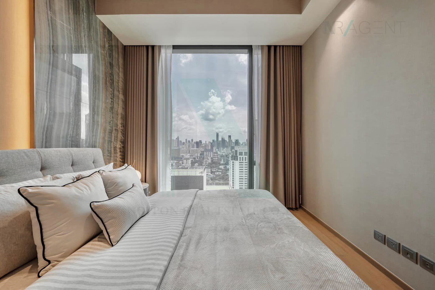 picture For Rent Condo 28 CHIDLOM Building The Tower, Floor 24,1 bed room, Room size 43 sqm - 5/8