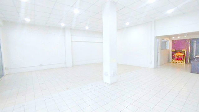 picture Commerce University 370 m. Large office space with full functionality airy and spacious MRT Huai Khw - 4/8