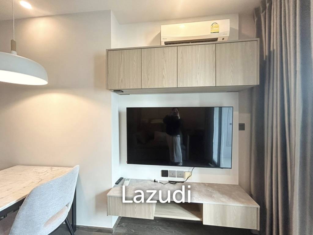 picture Spacious 1-Bedroom Condo in Bangkoks Ideo Q - 2/7