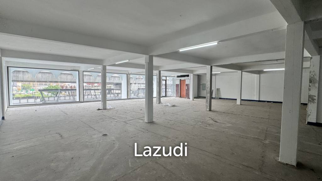 รูป 700 m² commercial space over 2 floors on main Sukhumvit - รูปที่ 14/16
