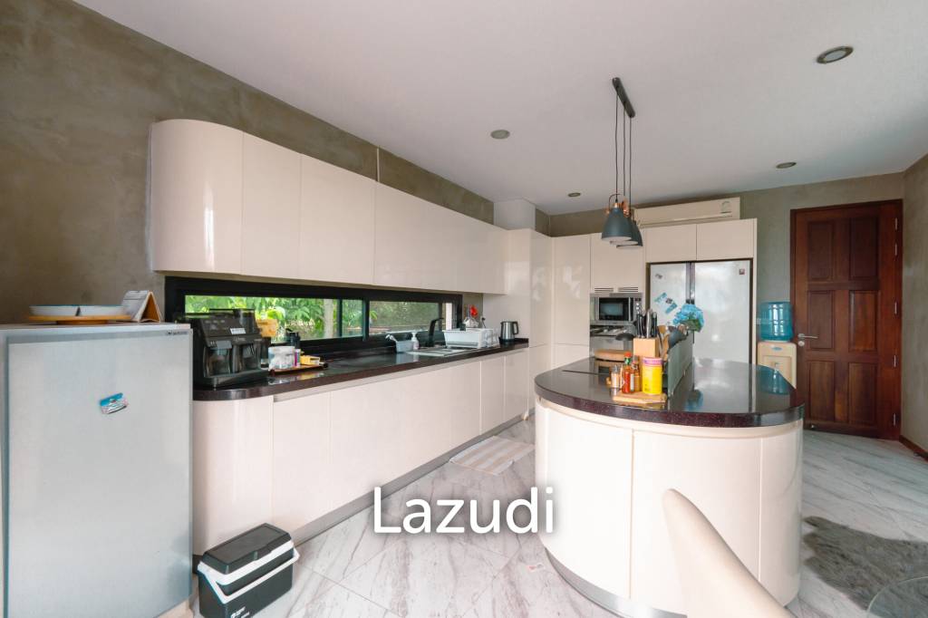 picture Luxurious 2 Storey 3 Bed Pool villa with Stunning Sea and Mountain view - 14/56