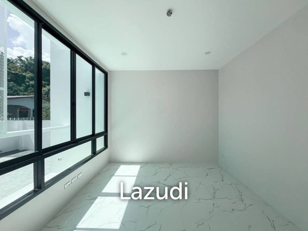 picture Modern Minimalist Townhouse in Ratsada Phuket - 10/31