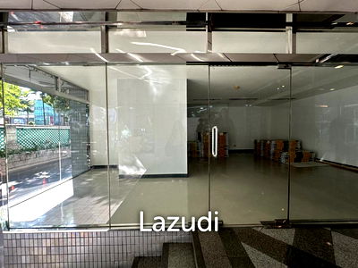 เช่าพื้นที่ขายของ สถาบันบัณฑิตพัฒนศิลป์ : พื้นที่ค้าปลีกให้เช่าในโครงสร้างสมัยใหม่กลางอโศก คลองเตย