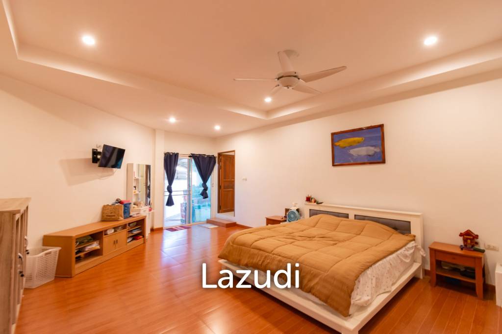 รูป SINGLE HOUSE ON SOI 88 : 4 bed on good location - รูปที่ 8/32