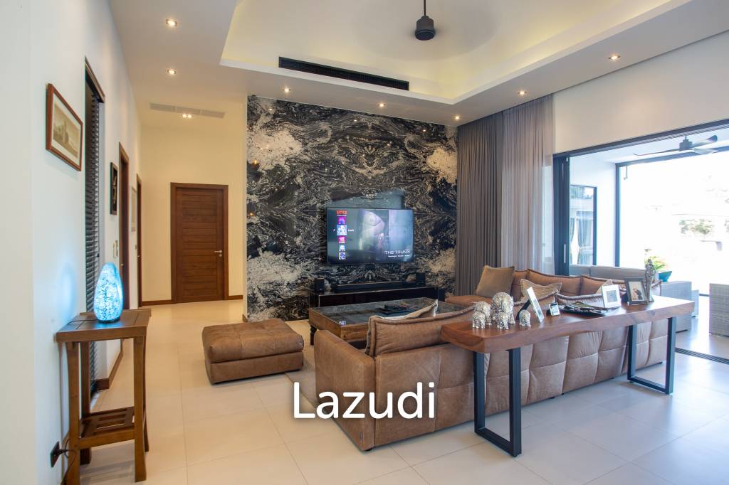 รูป Luxury Modern 6 Bed Pool Villa with Big land plot - รูปที่ 5/86