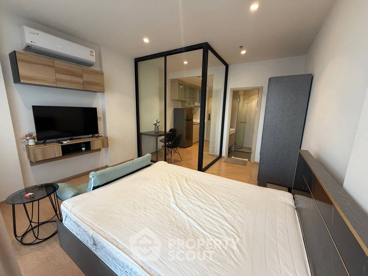picture Studio Condo at Maru Ekkamai 2 near BTS Ekkamai (ID 2450582) - 1/5