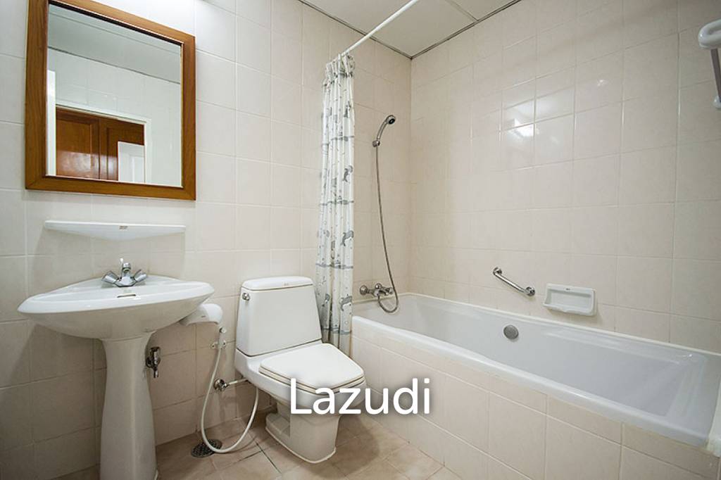 รูป 3 Bedroom 3 Bathroom 230 Sq.m Krungthep Thani Tower - รูปที่ 11/15