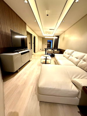 คอนโดให้เช่า : Witthayu Complex 2 Bedroom, BTS Ploenchit / MRT Phetchaburi (Condo For Rent)