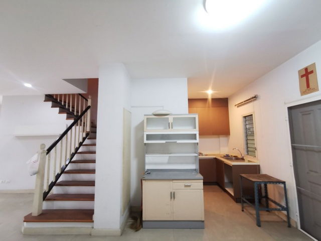 picture FOR SALE  TOWNHOUSE PROPERTY  6500000 BAHT. - 2/8