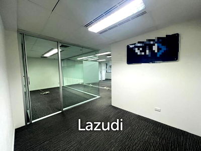 เช่าสำนักงาน ถนนสีลม : ซื้อสำนักงานในย่านสีลม ที่ Chartered Square 86 ตรม 3 ห้อง