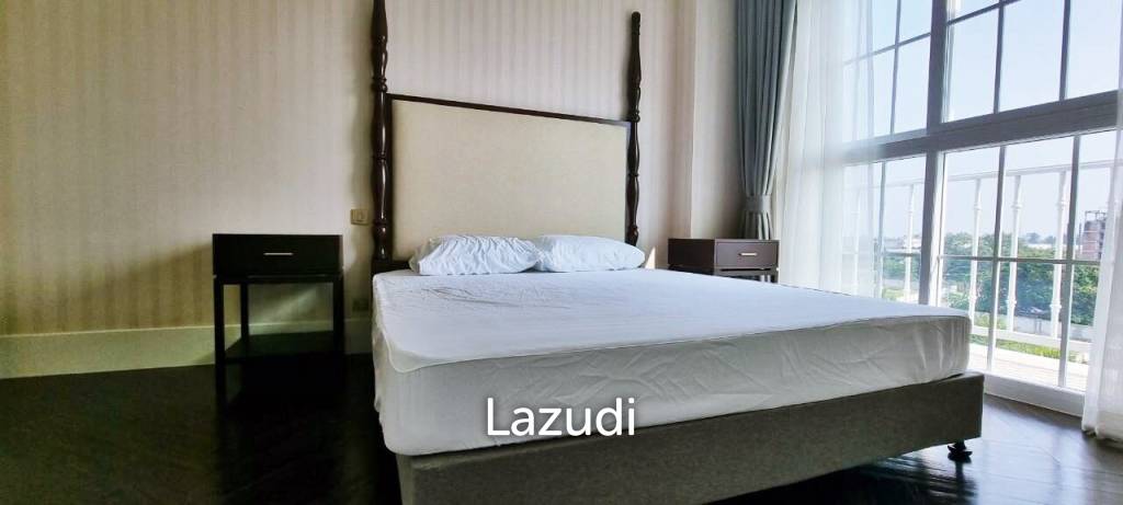 picture Grand Florida Beachfront Condo for Sale - 7/10