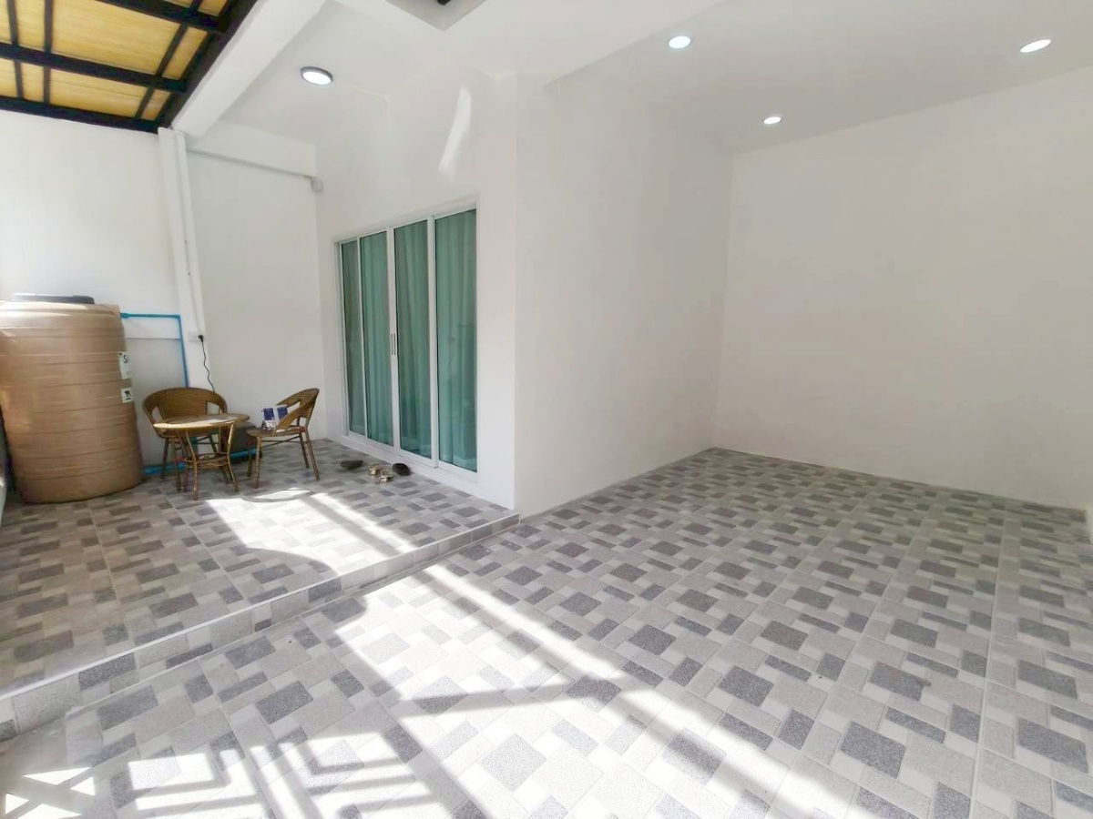 รูป ทาวน์เฮ้าส์ รีโนเวทใหม่ ทำเลดี หมู่บ้าน วรารักษ์ ซ.8 ซอยเลียบคลองสอง 27 ถนนเลียบคลองสอง คลองสามวา พร้อมเฟอร์นิเจอร์ - รูปที่ 3/16