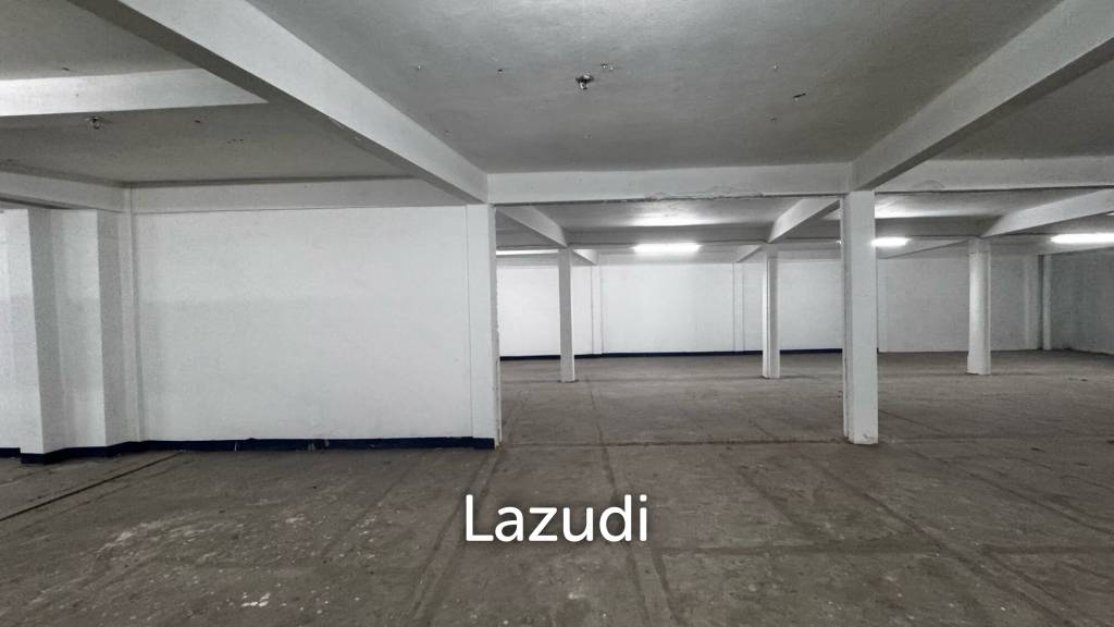 picture Prime Retail Space in Bang Na with Main Sukhumvit Access - 10/17