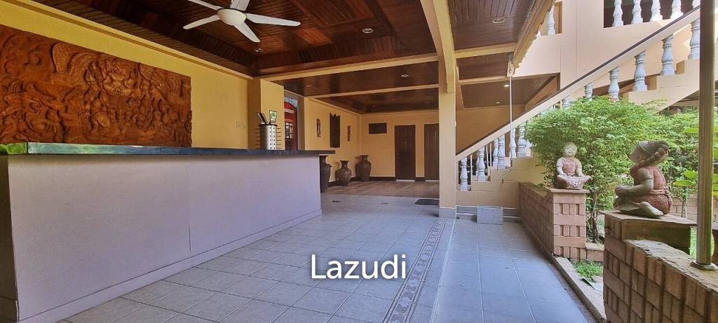 picture 12 Bedroom 13 Bathroom Villa In Central Pattaya - 26/35