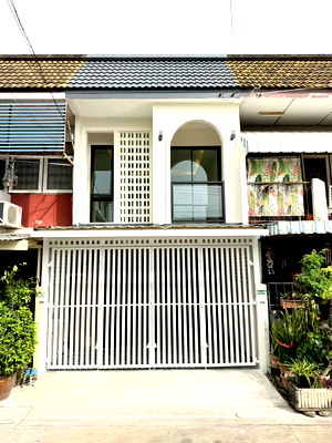 ทาวน์โฮม เขตลาดพร้าว : ทาวน์เฮาส์ 2 ชั้น ตกแต่งใหม่ ซอยเสนานิคม1 ถนนเสนานิคม1 ซ.35 ลาดปลาเค้า ลาดพร้าว ทำเลทอง พร้อมอยู่