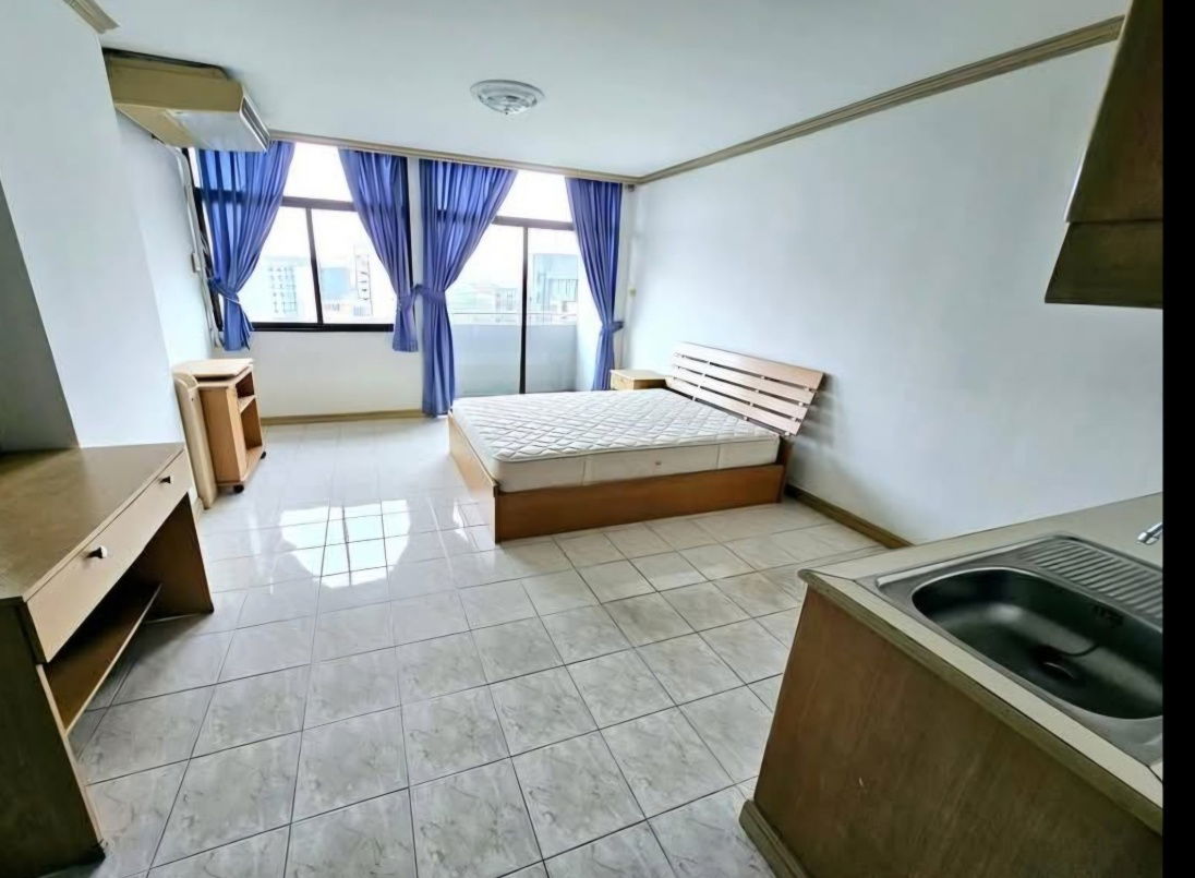 รูป โอกาสดีสำหรับคนมองหาคอนโดในทำเลศักยภาพ เดินทางสะดวก อยู่ใจกลางเมือง ใกล้ทั้งรถไฟฟ้า ห้างสรรพสินค้า และแหล่งของกินเพียบ - รูปที่ 4/9