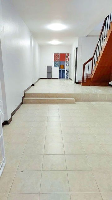 picture MRT Watcharapol 2.8 km. 2-story townhouse for rent 2 bed 2 bath 8,499 B-M. Freshly painted beautiful - 8/8