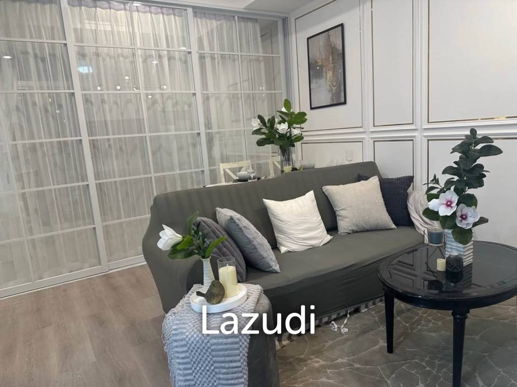 picture Luxury 2-Bed Condo in Monterey Place Khlong Toei - 3/8