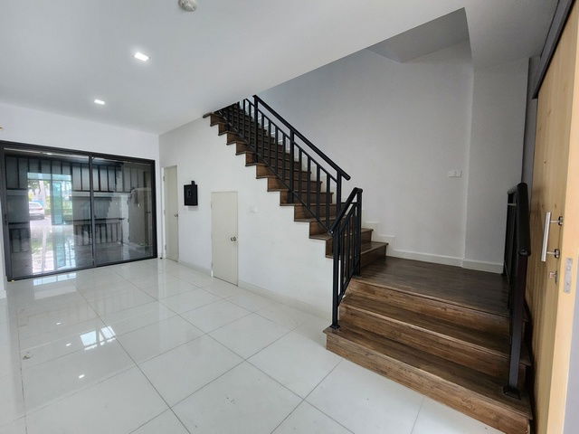 picture FOR RENT COMMERCIAL BUILDING PROPERTY 25000 BAHT per MONTH - 3/8