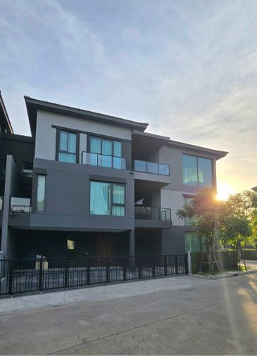 ให้เช่าบ้านเดี่ยว 5 ห้องนอน 300 ตร.ม. 70 ตร.ว. บ้านกลางเมือง ดิ อิดิชั่น บางนา - วงแหวน