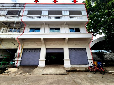 Shophouses for sale Bang Bon Tai : FOR SALE  COMMERCIAL BUILDING PROPERTY  3250000 BAHT.