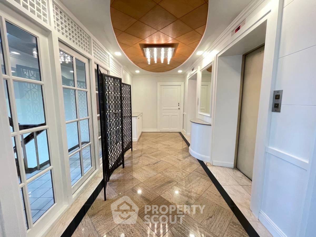 picture 4-BR Condo at Oriental Towers Condominium near BTS Ekkamai (ID 2449180) - 11/20