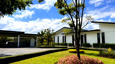 Houses for sale Chiang Mai : Single-storey detached house for sale  5 bedrooms, 4 bathrooms, 1 kitchen, 1 fitness room + pantry, 3 parkings.