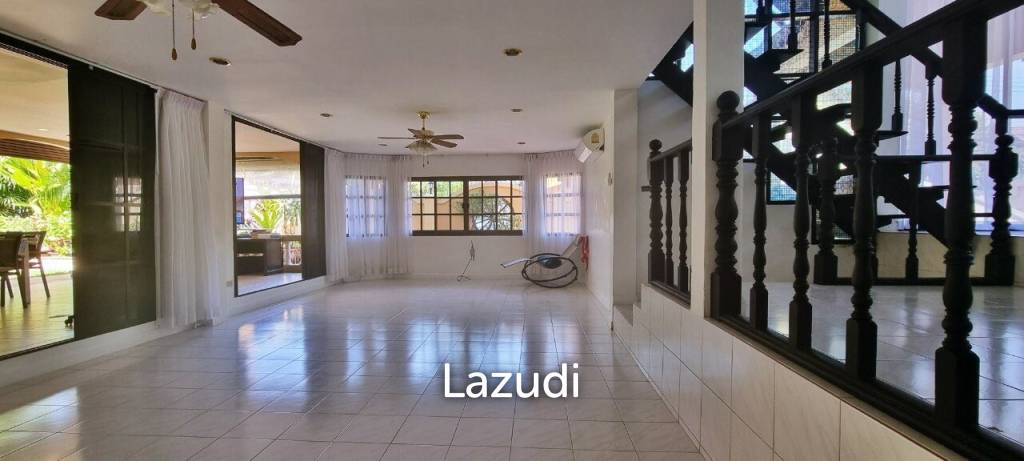 picture 12 Bedroom 13 Bathroom Villa In Central Pattaya - 8/35